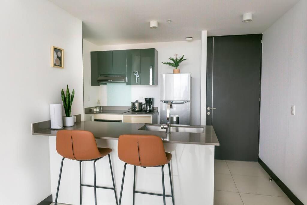 10th Floor & Rooftop Jacuzzi Apartamento *